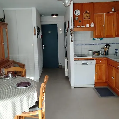 Beachfront House With Direct Access Apartment *