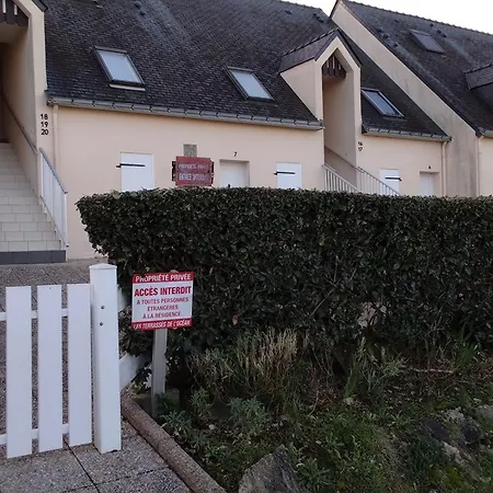 Beachfront House With Direct Access *